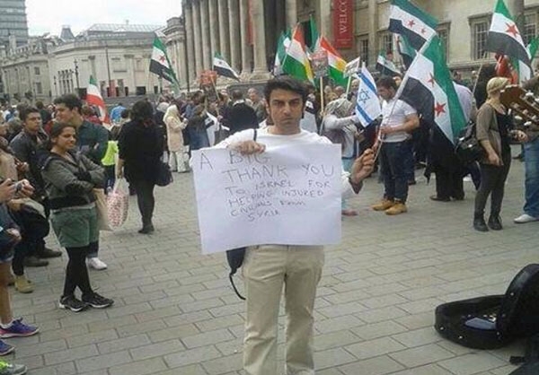 پرچم‌ اسرائیل‌ دردستان‌ معارضان‌ سوری +عکس