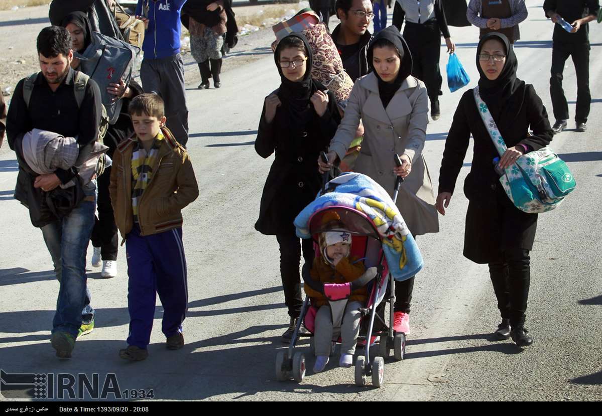 تصاویر/ زائران کربلا در مرز مهران