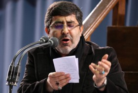 فیلم/ مداحی محمدرضا طاهری برای شهدای حرم درحضور رهبری