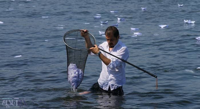 صاویر/ابتکار جالب یک ایرانی به یاد پناهجویان غرق شده