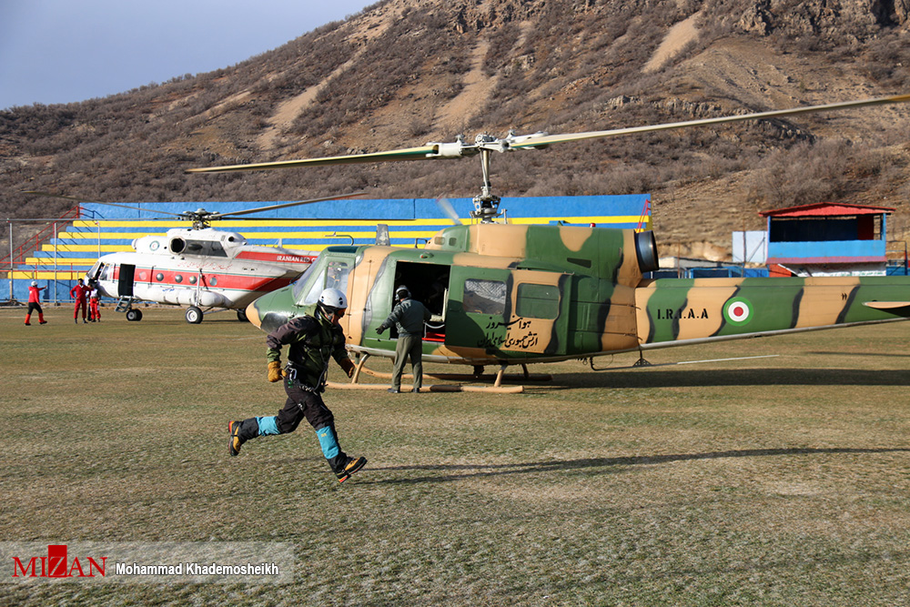 تصاویر/تلاش نیروهای هلال احمر برای صعود مجدد به منطقه سقوط هوایپما