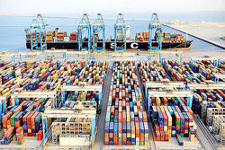واردات از امارات ۳۰ درصد کم شد