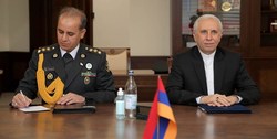 وزیر دفاع ارمنستان سفیر ایران را در جریان اوضاع منطقه قرار داد