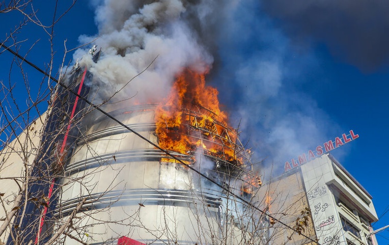 مهار آتش سوزی در برج ۸ طبقه - کرمان