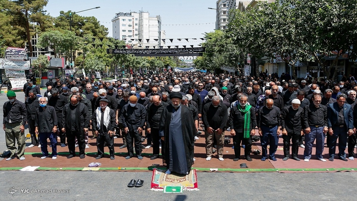 نماز ظهر عاشورا در سراسر تهران اقامه شد + فیلم و عکس