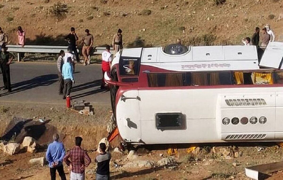 چهار زائر ایرانی بر اثر واژگونی اتوبوس در عراق جان باختند + ۱۶ مصدوم