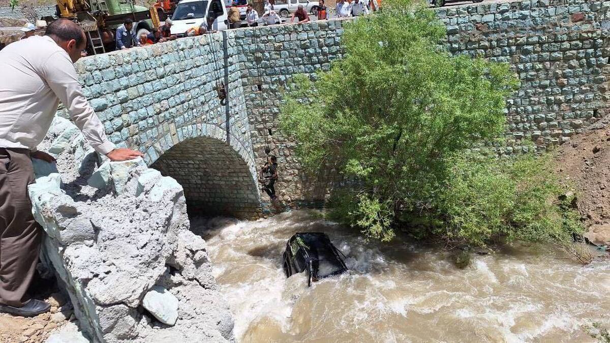 سقوط پرادو به رودخانه کرج