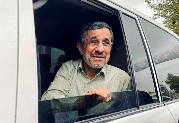 عکس| احمدی‌نژاد به بازار تهران رفت