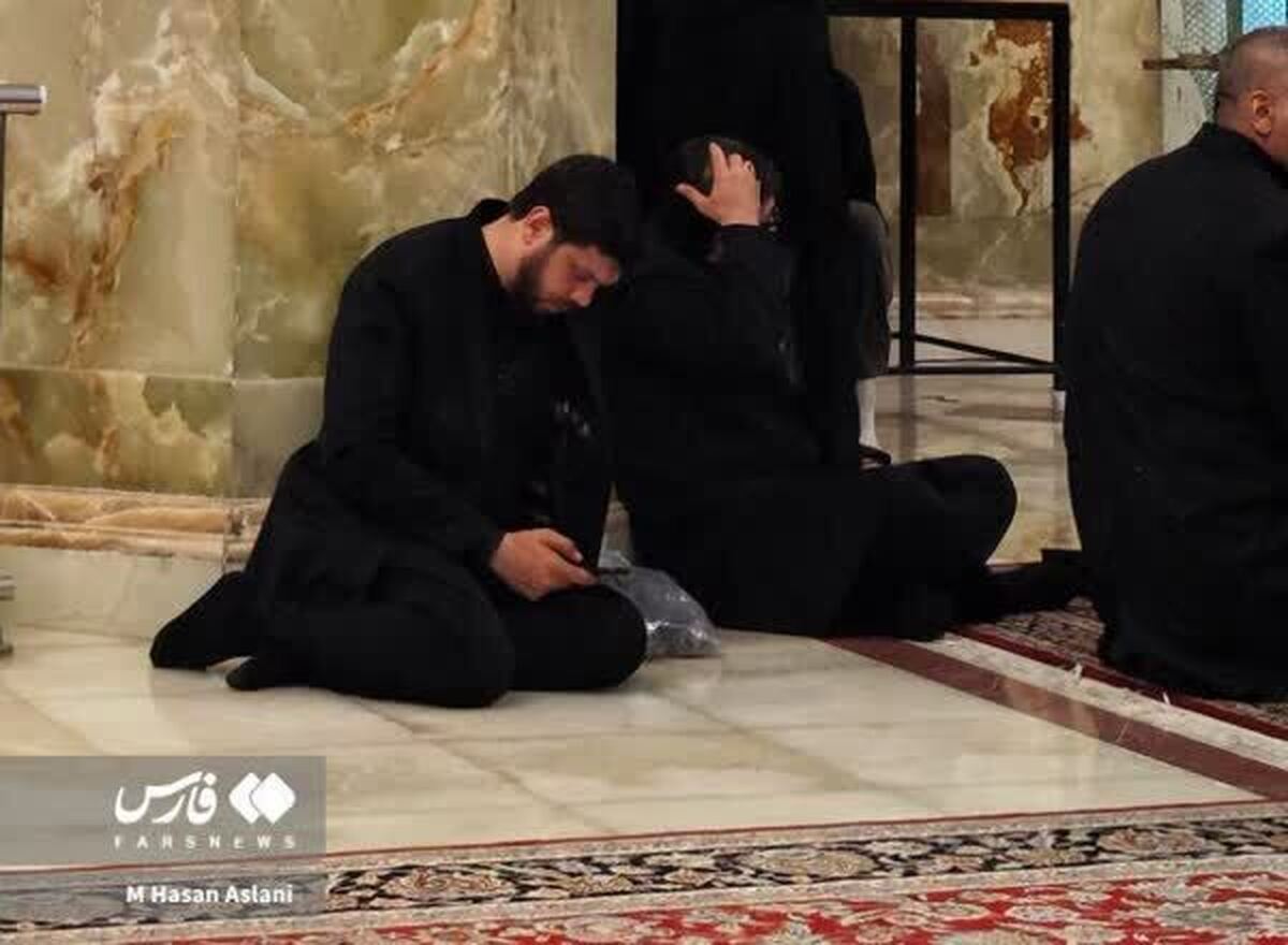 پایان شایعات با انتشار تصویر حضور محافظ شهید رئیسی در حرم امام رضا(ع)