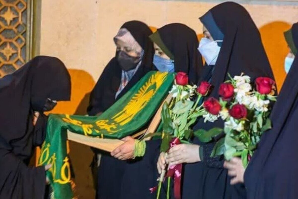 مسوول خدمه خواهران حرم مطهر رضوی: ۶ زندانی توسط خدمه خواهر کفشداری حرم مطهر رضوی آزاد شدند