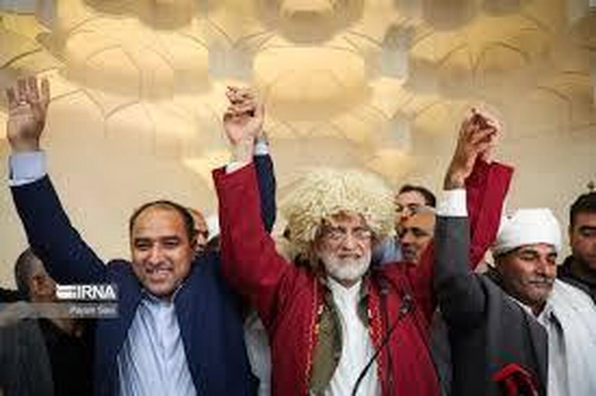 سعید جلیلی با لباس تُرکمنی در جمع هوادارانش در گرگان حاضر شد