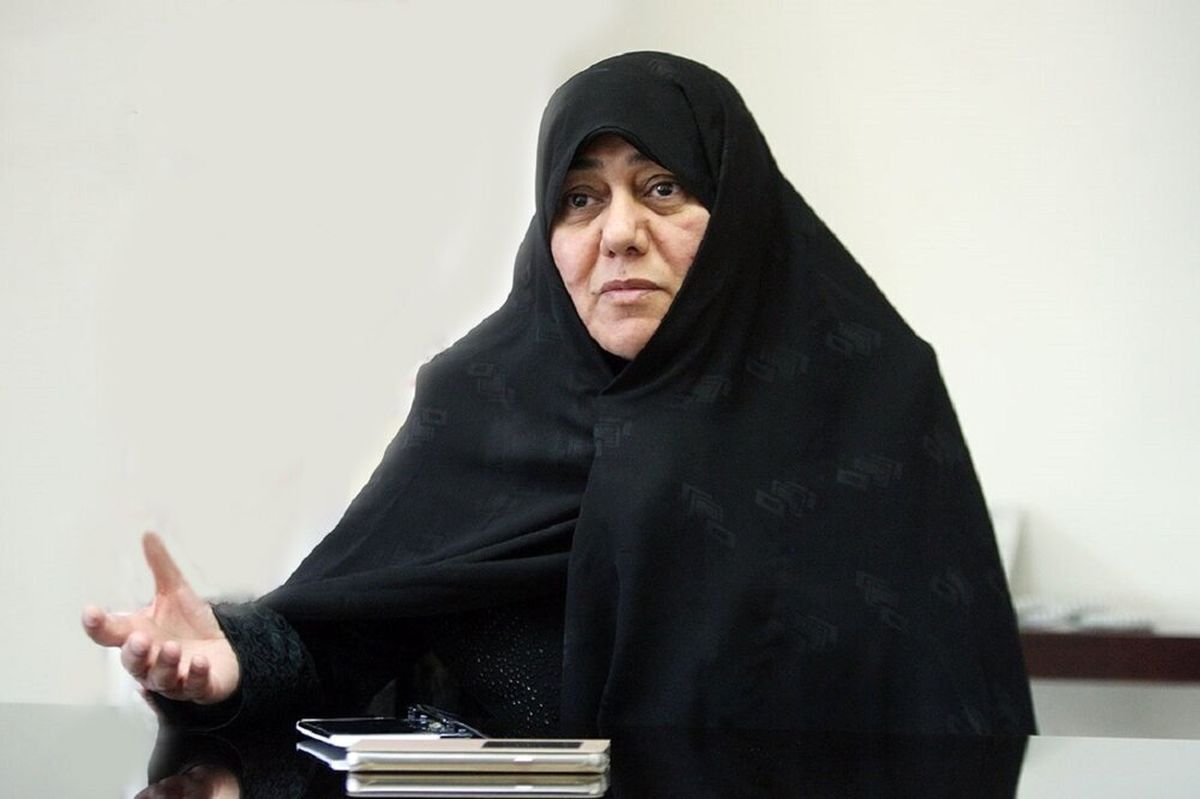 فرشته روح‌افزا : پزشکیان بیاید تا سال ۱۴۰۷ در ایران دیگر حجاب نداریم/ ۲۰ میلیون نفر در غرب پدرشان را نمی‌شناسند