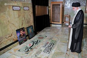 عکس | حضور رهبر انقلاب اسلامی بر مزار شهید امیرعبداللهیان و سردار موسوی