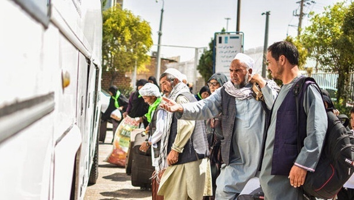 استاندار تهران: اتباع غیرمجاز از خدمات شهری و غیرشهری محروم می‌شوند