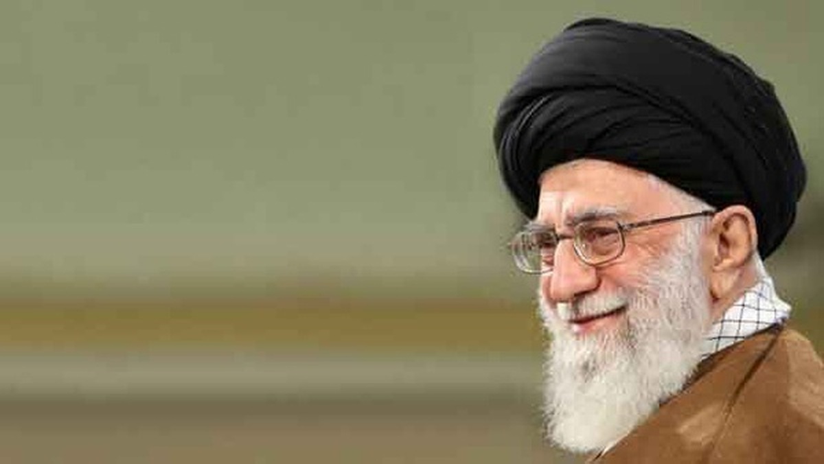 حضرت آیت‌الله خامنه‌ای: زندگی بهشتی، زندگی با لبخند است