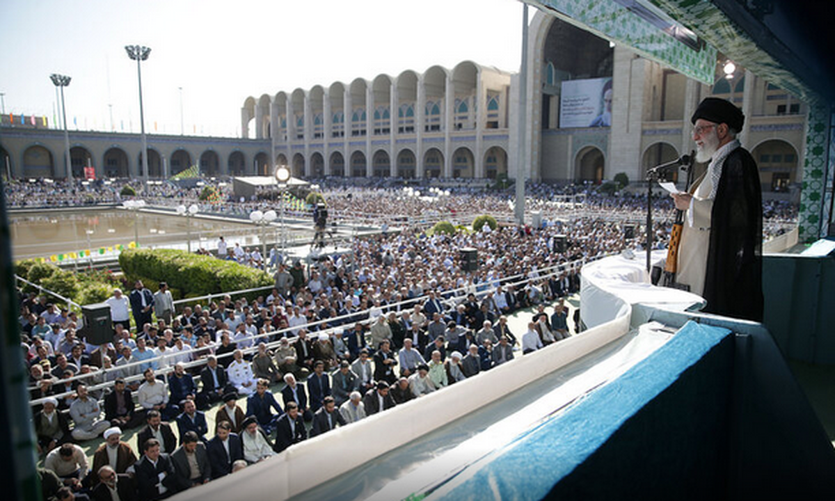 حضور رهبر معظم انقلاب در مراسم بزرگداشت شهید سیدحسن نصرالله